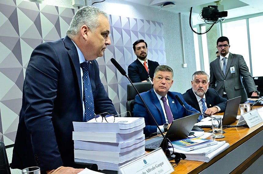 CPMI do INSS: relatório propõe indiciamento de 216, incluindo Lulinha; veja a íntegra