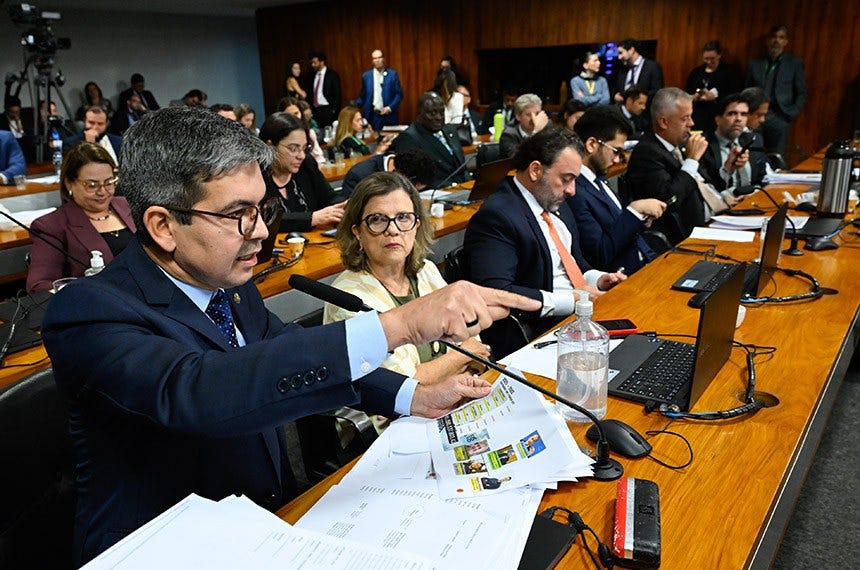 CPMI do INSS termina sem relatório final após rejeição por 19 a 12