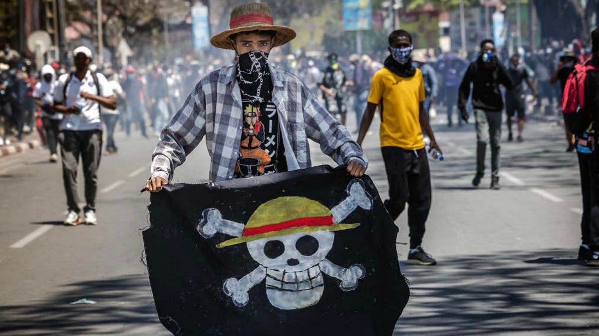 Crise da democracia global: populismo e guerras redefinem poder