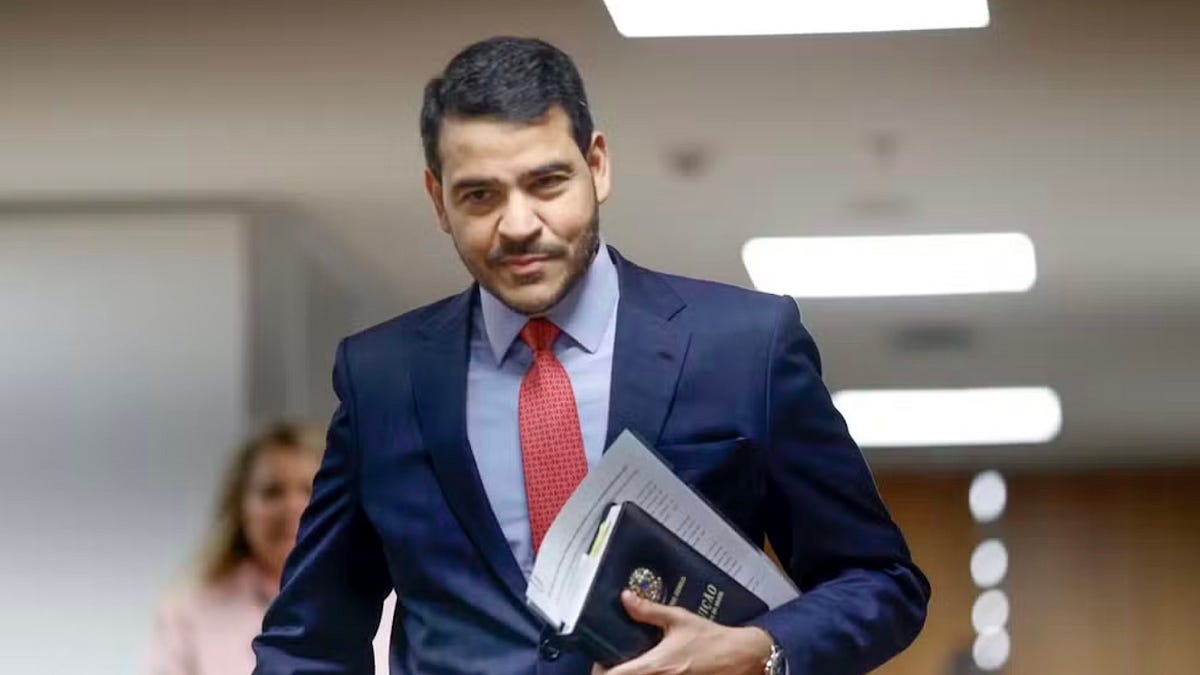 Lula formaliza indicação de Jorge Messias ao STF após impasse com Senado