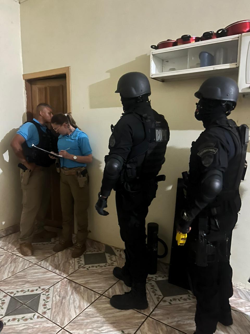 Homem faz mãe refém para evitar medicação e mobiliza BOPE em Jaru (RO)