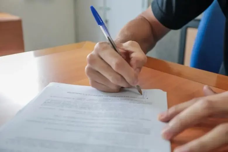 Cargos com exigência de ensino médio e superior no concurso da Educação