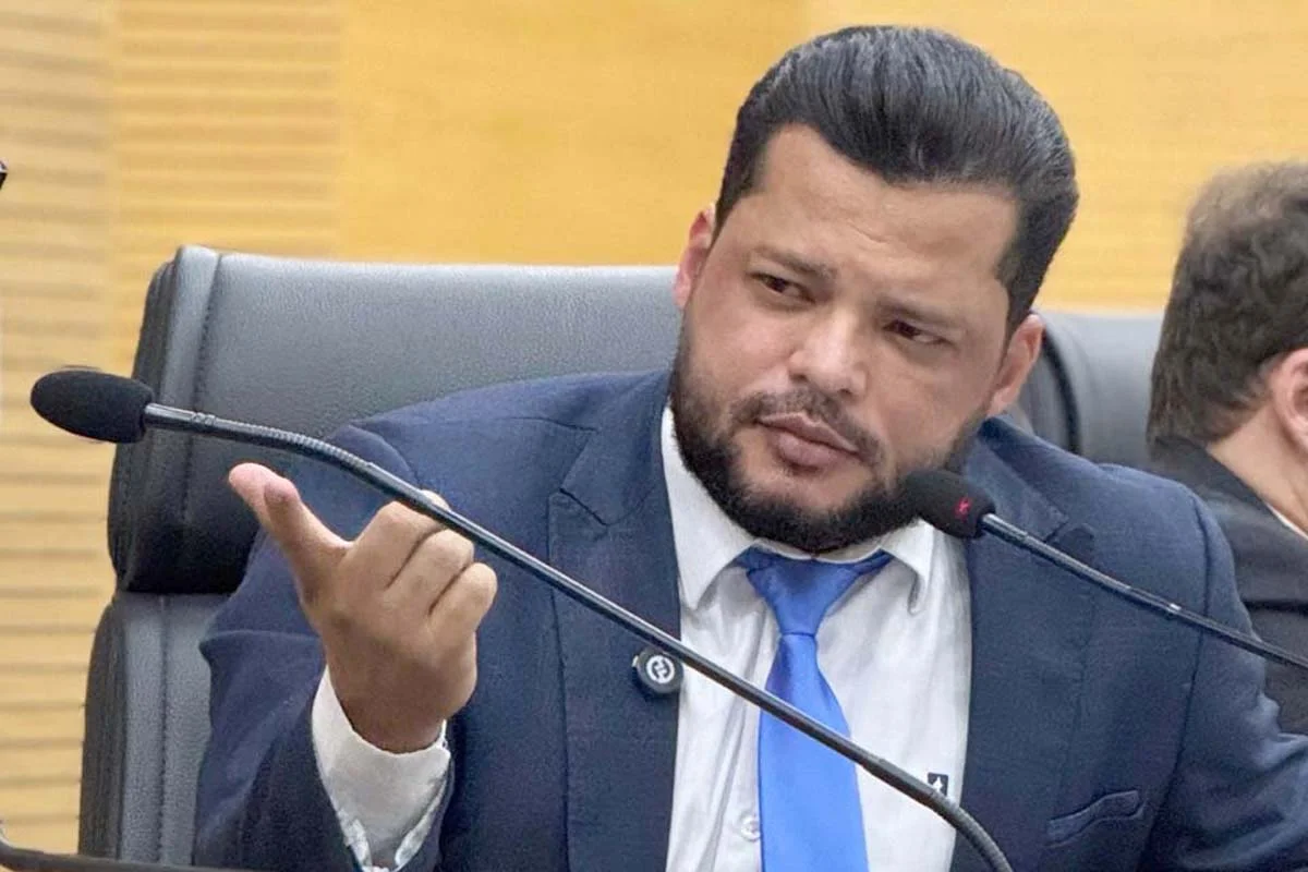 Edevaldo Neves solicita melhorias para quadra da escola na zona sul de Porto Velho