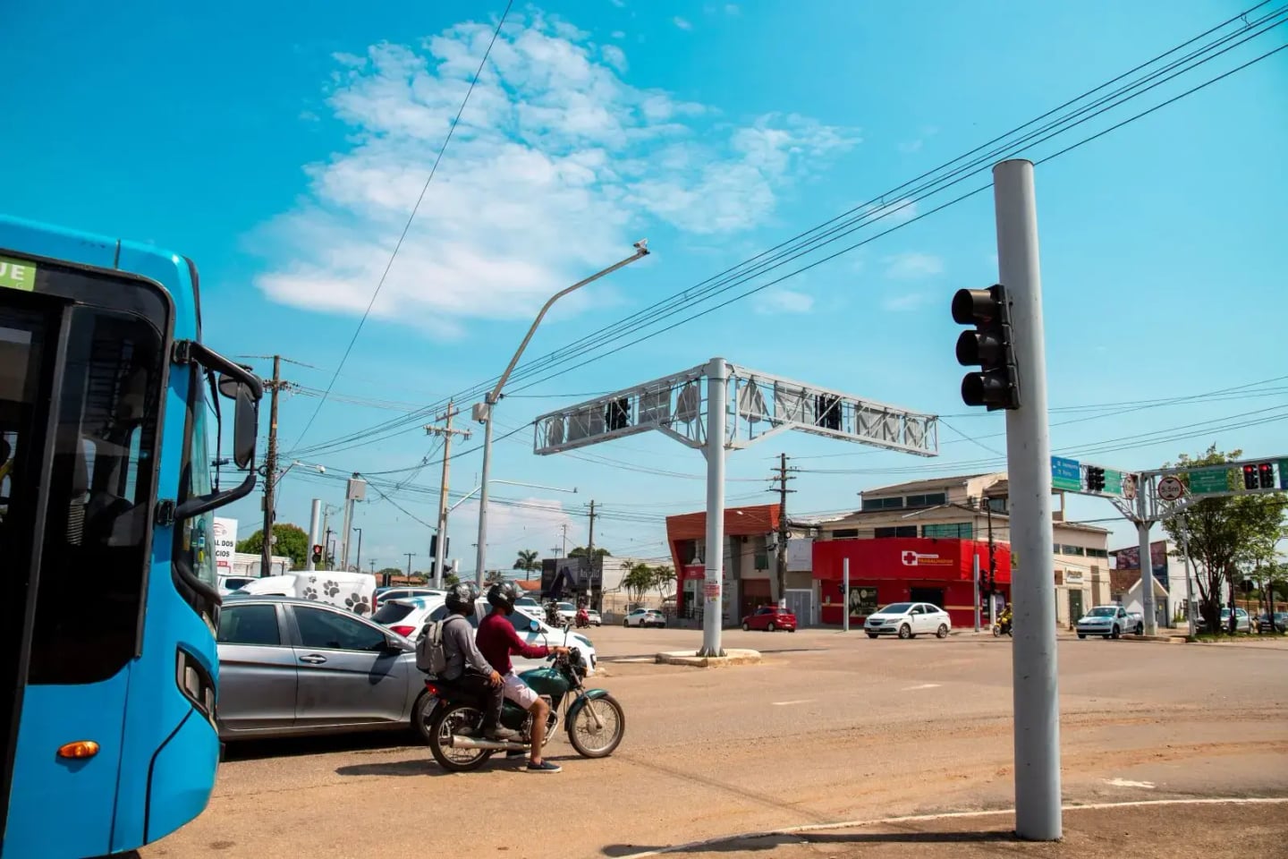 Reforço na sinalização melhora segurança viária em áreas com maior índice de acidentes