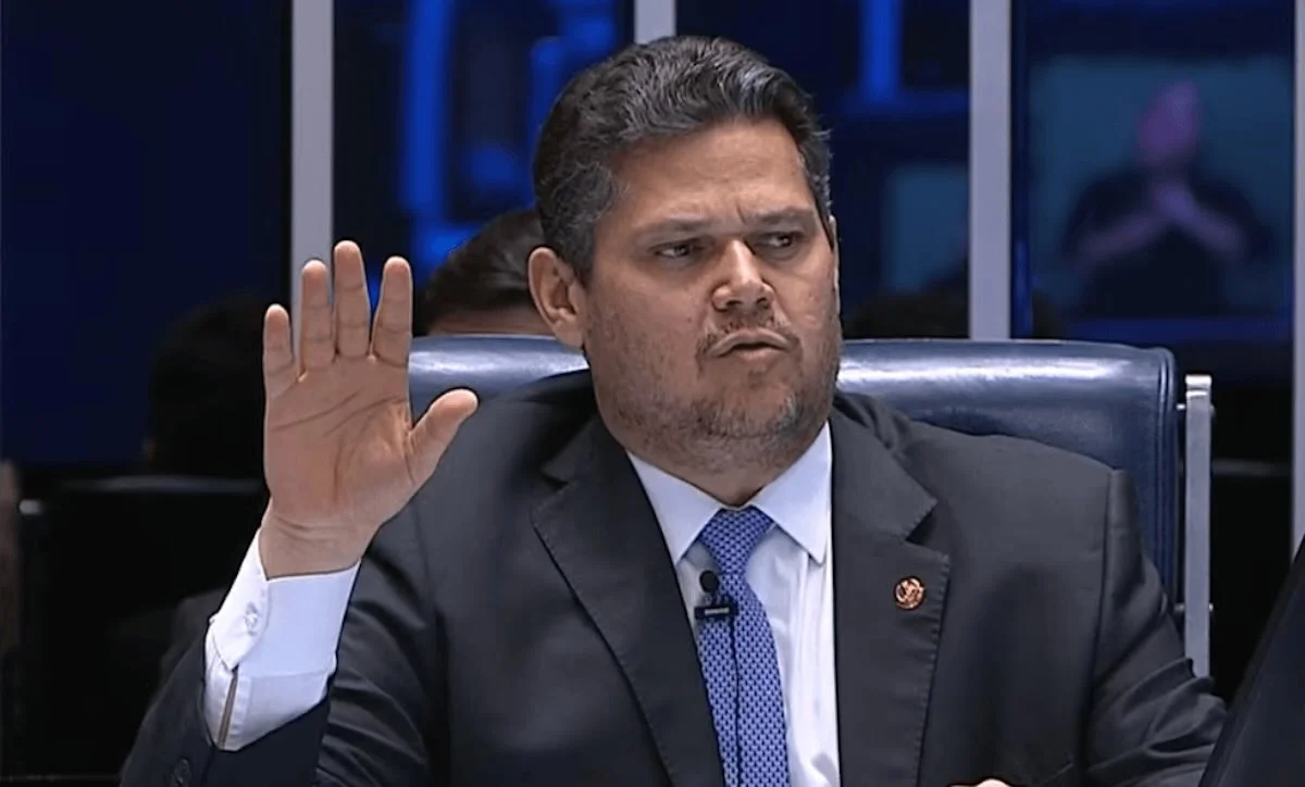 União e PP anunciam apoio à reeleição de Alcolumbre no Senado