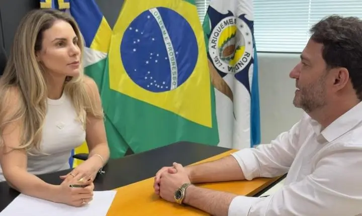 Alex Redano garante ônibus semileito de R$ 2,6 milhões ao município de Ariquemes