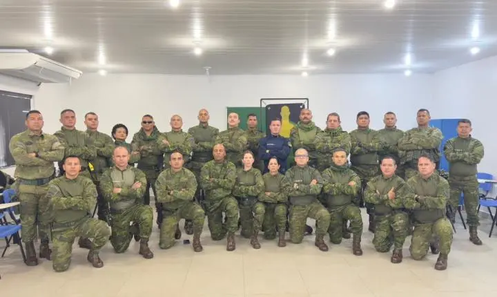 BPFRON PARTICIPA DE INSTRUÇÃO SOBRE USO DIFERENCIADO DA FORÇA E EMPREGO DA TASER X2 NO CENTRO DE ENSINO DA PMRO