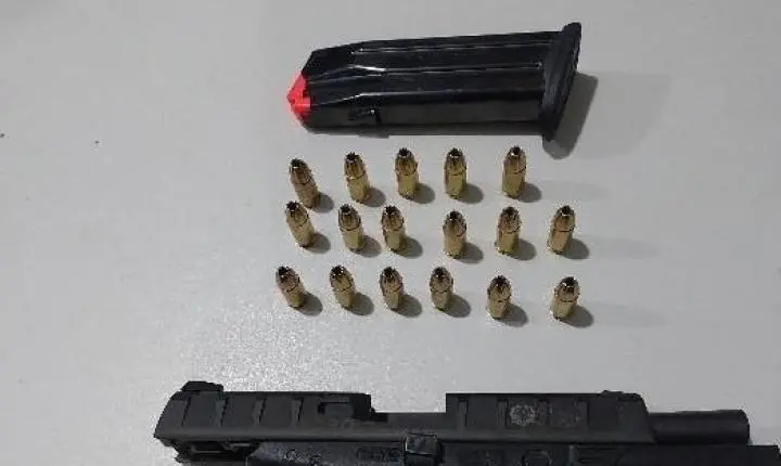 Policiais do 9º BPM conduzem suspeito por violência doméstica e apreendem arma de fogo na Zona Sul de Porto Velho.